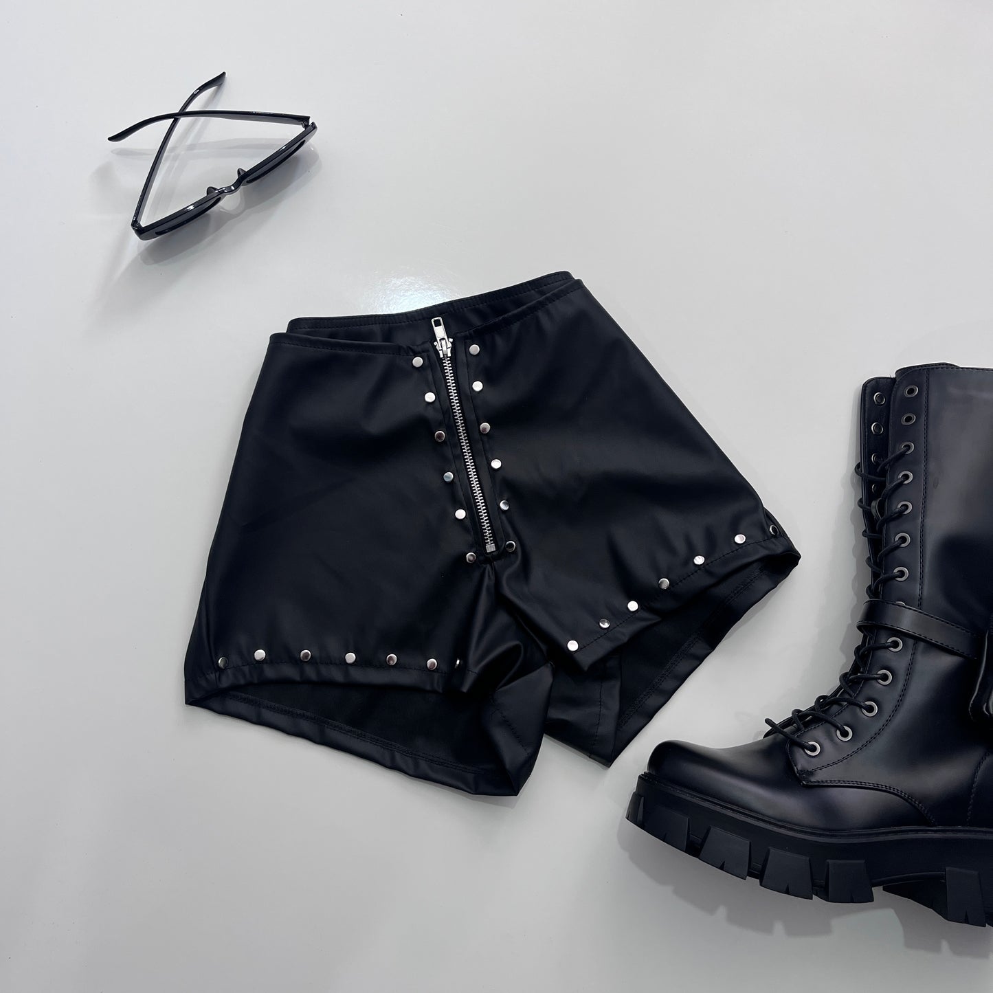 Short tachas